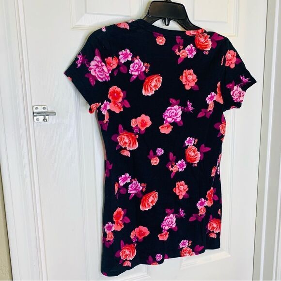 PINK Victoria’s Secret Black Floral T-shirt Size Xs - Picture 4 of 9